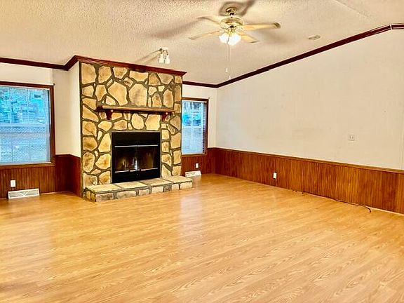 3rd image of 315 E Mount Rd