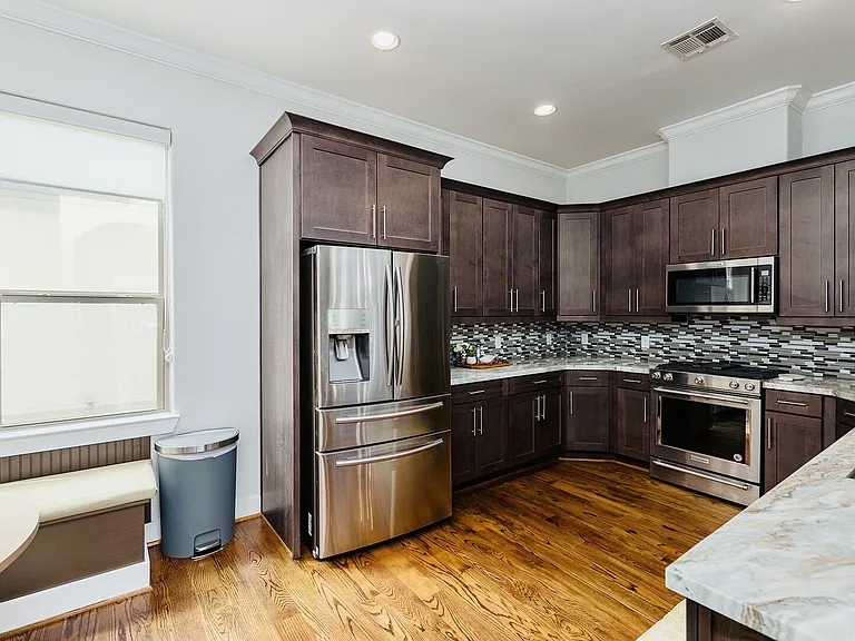 McIlhenny St — Photo 15