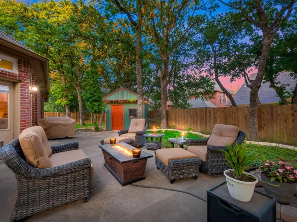 2306 Mallory Dr, Corinth, TX 76210
