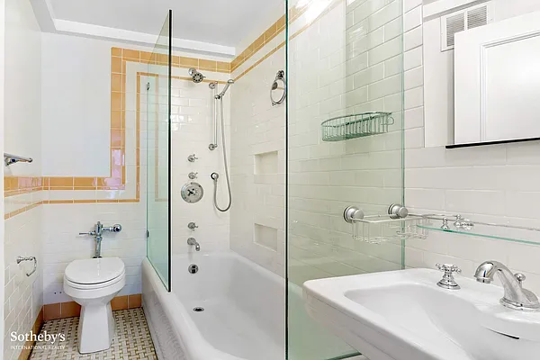 Rented by Sotheby's International Realty | media 35