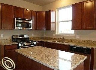 4th image of 13734 Cameron Ave
