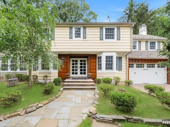 278 Maple St, Haworth, NJ 07641