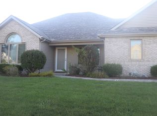 10916 Willow Creek Dr, Fort Wayne, IN 46845