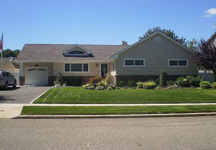 1st image of 16 Hemlock Dr