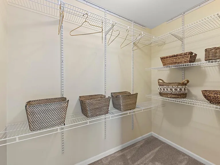 208 Glengarry Dr #302 — Photo 12