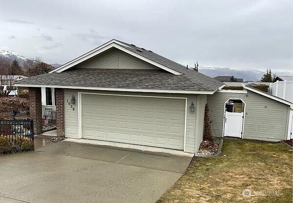 1st image of 1026 Crawford Avenue