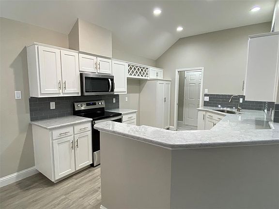 5th image of 3019 Silver Springs Ln