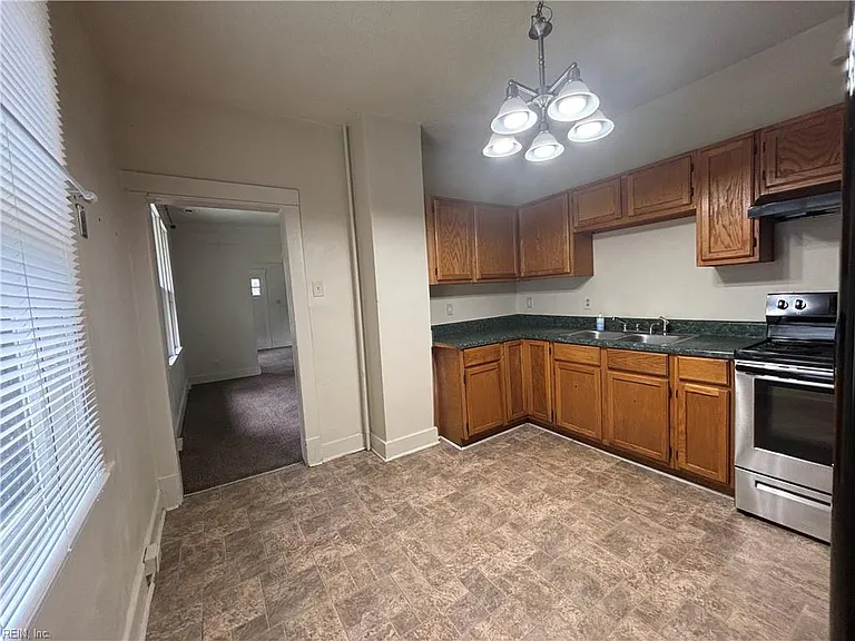 316 Constitution Ave — Photo 15