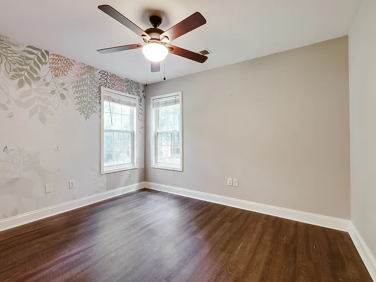 183 Oak Meadows Dr — Photo 15