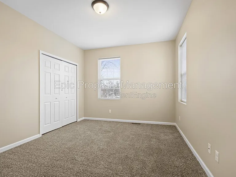 438 Elm St — Photo 8