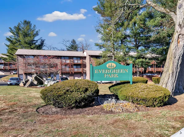 320 Knapps Highway, Fairfield, CT 06825