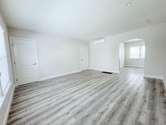 5th image of 12 N Marengo Ave #16C