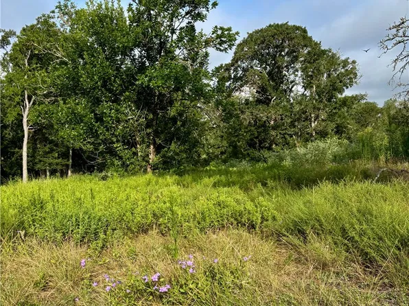 6766 River Oaks Dr, College Station, TX 77845