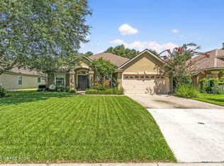 672 Chestwood Chase Dr, Orange Park, FL 32065