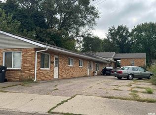 911 Hamilton St, Pekin, IL 61554