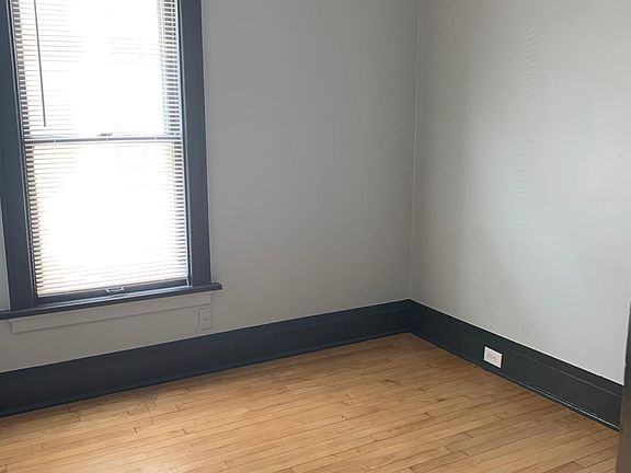 4th image of 3053 N Bartlett Ave