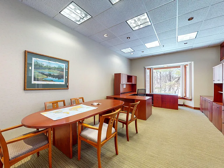 10 Mill Pond Ln #1 — Photo 4