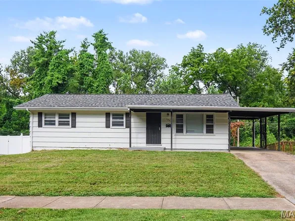 137 Forestwood Dr, Saint Louis, MO 63135