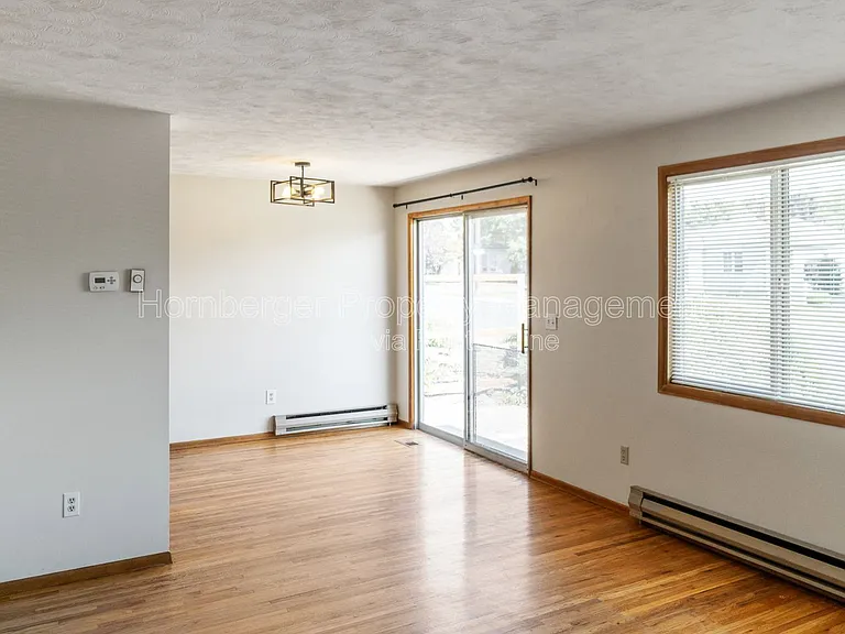 4117 N Howard St — Photo 2