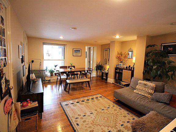 4th image of 271 Sackett St #1