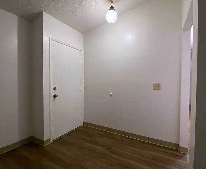 3232 Scotland Dr — Photo 5