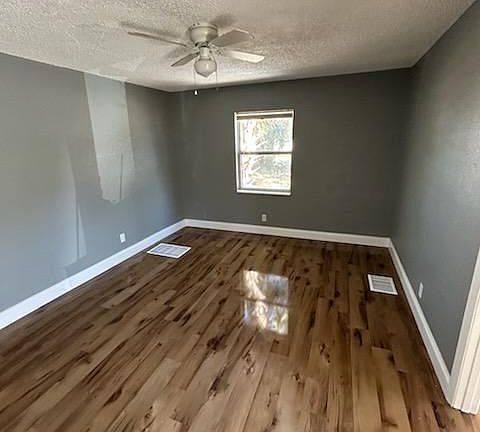 3rd image of 2511 10th Ave S #1