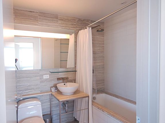 5th image of 322 W 57th St APT 47G