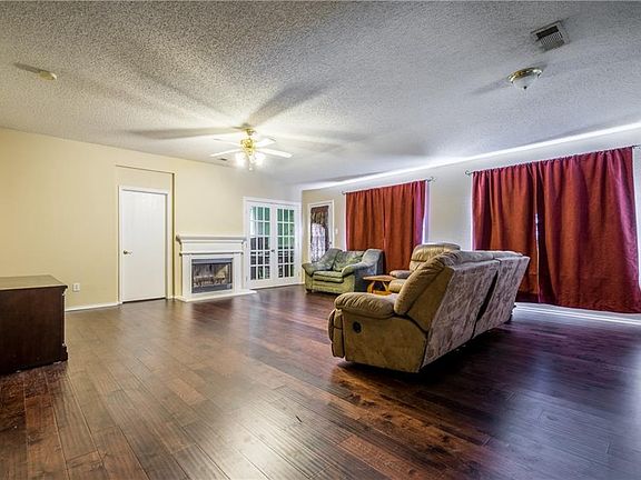 3rd image of 665 Alcove Dr