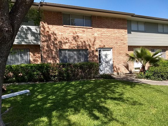 2nd image of 103 W Silver Sands Dr