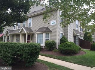 901 Yarmouth Ln, Mount Laurel, NJ 08054