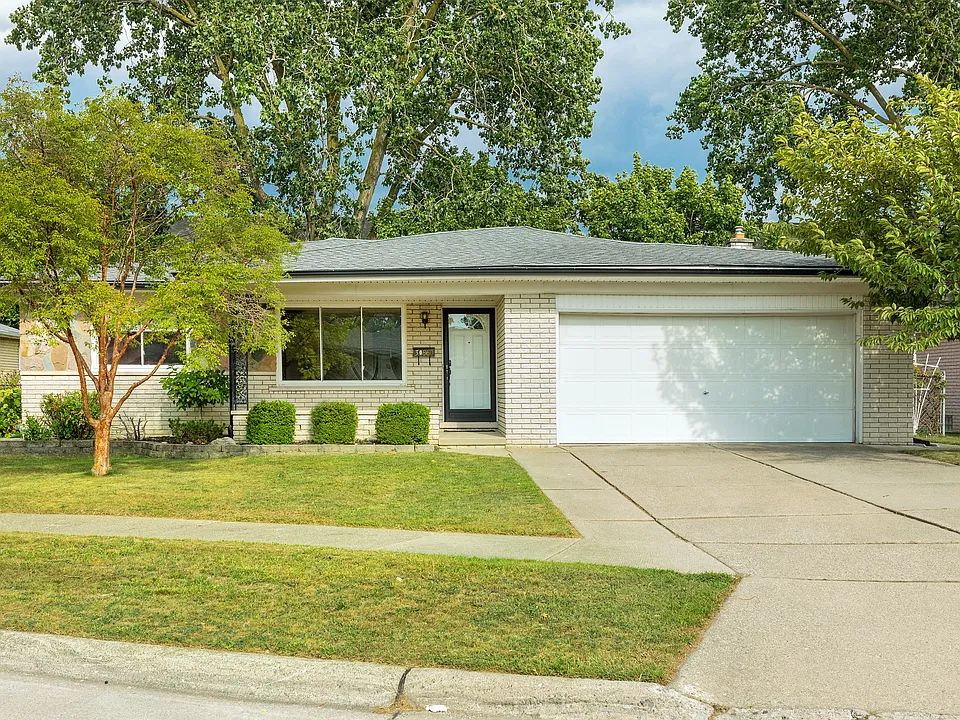 30860 Avondale Dr