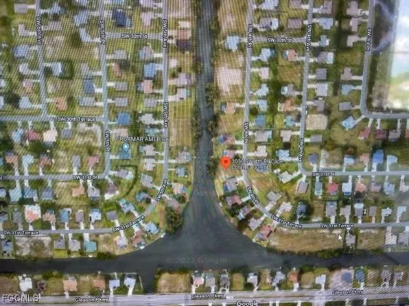 3030 SW 4th Pl, Cape Coral, FL 33914