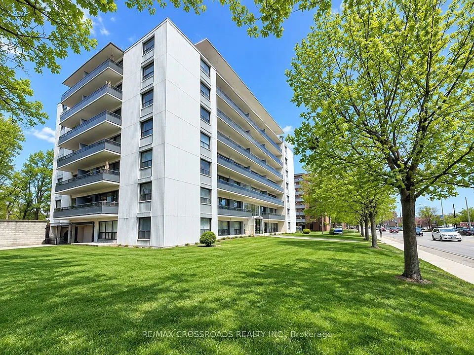 363 Lakeshore Rd E #302