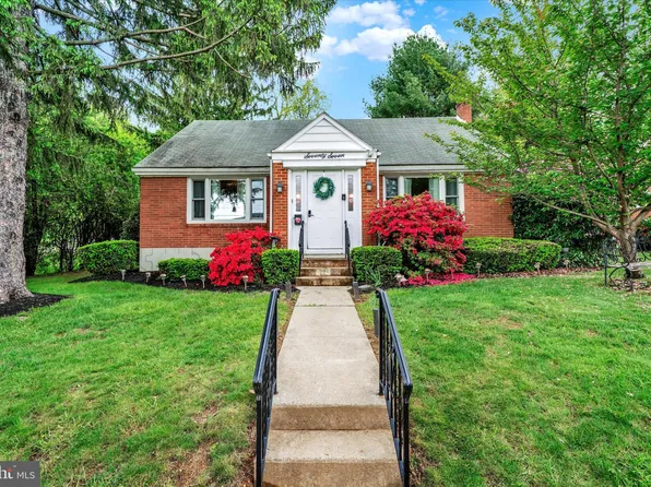 77 Woodland Rd, Wyomissing, PA 19610