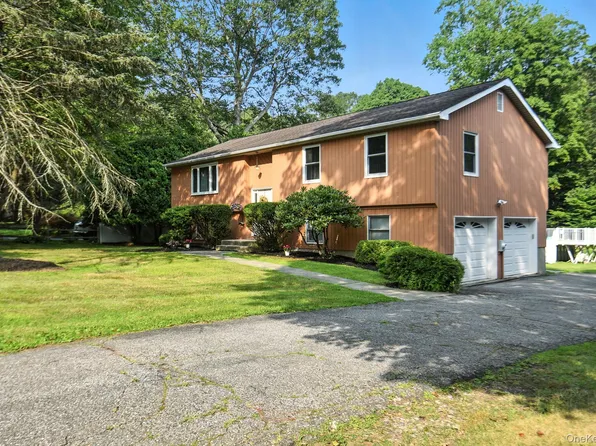 64 Dahlia Drive, Mahopac, NY 10541