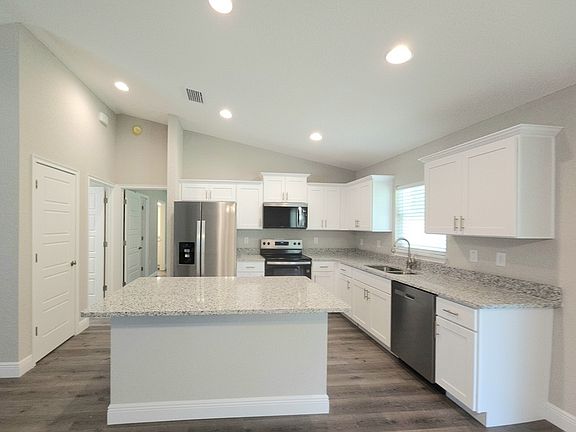 3rd image of 10254 N Langdon Rd