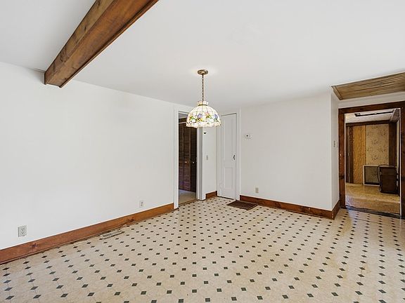 5th image of 3497 Poplar Springs Rd