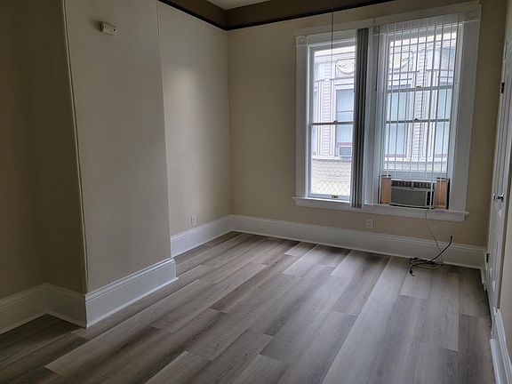 2nd image of 279 E San Fernando St #12