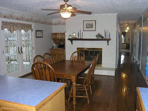 ..even has a beautiful fireplace!