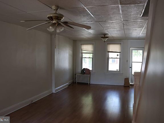 4th image of 1861 Chestnut Ave