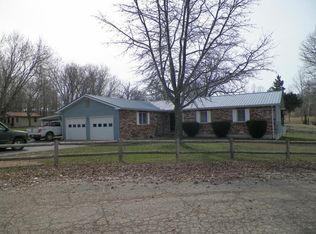 729 Ridgeway Dr, Mountain View, MO 65548