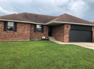 1216 W Butterfield Dr, Nixa, MO 65714