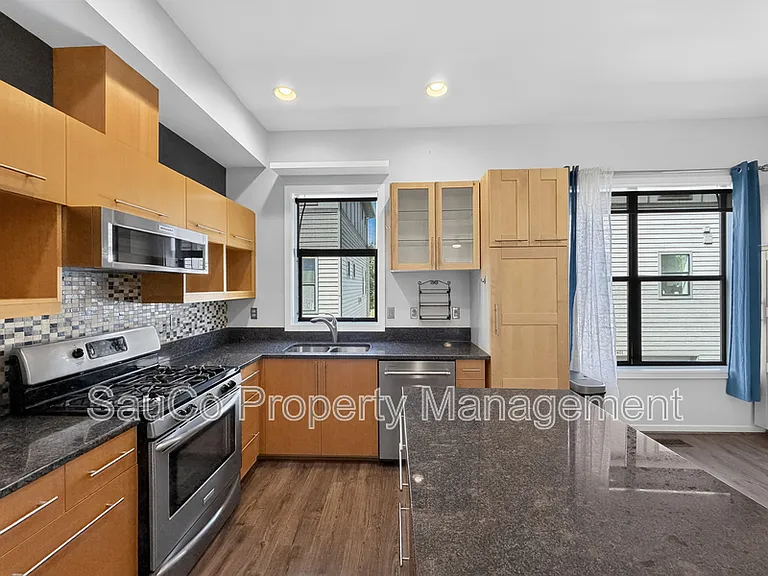 1420 NW 20th Ave — Photo 15