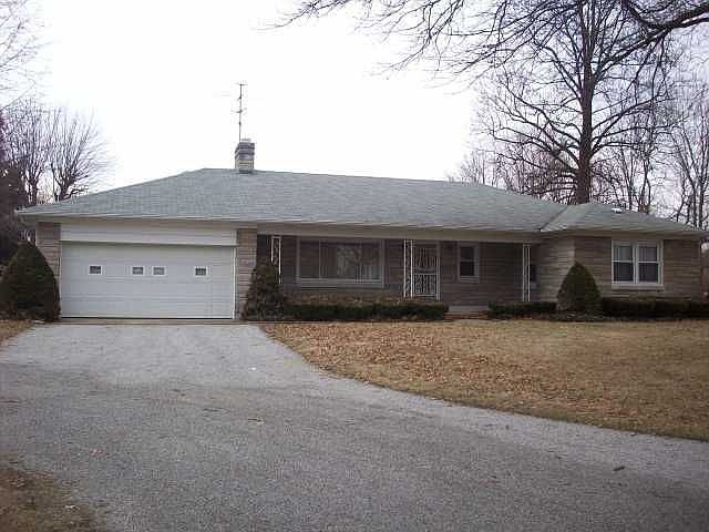 1st image of 230 W Hanna Ave