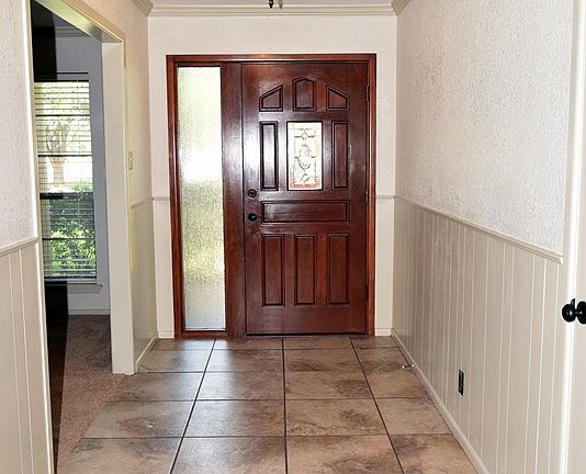 3rd image of 2833 Metz Dr