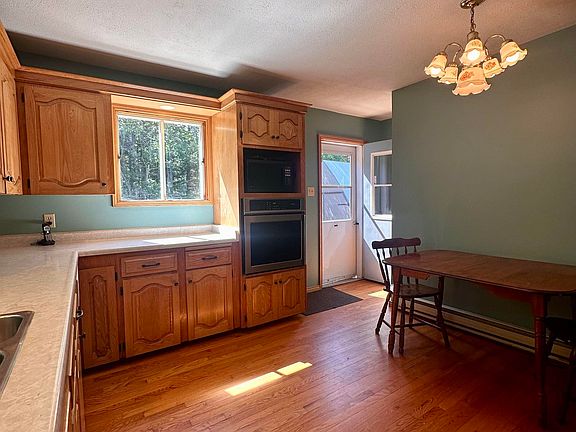 3rd image of 1229 Northfield Rd