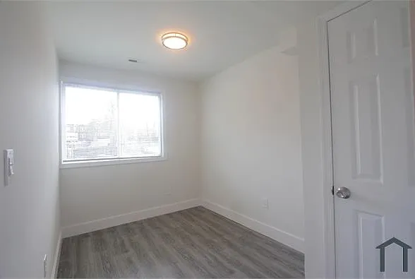 1729 E St NE #1 — Photo 9