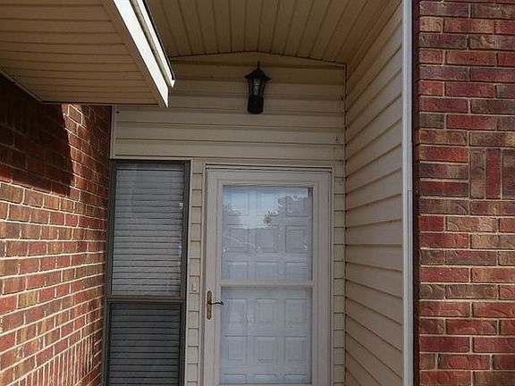 2nd image of 2512 SW 39th St