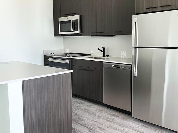 2nd image of 411 Brazos St #2109