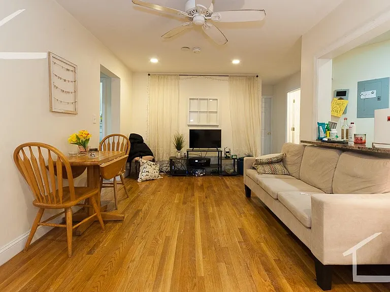 56 Egmont St #5 — Photo 5
